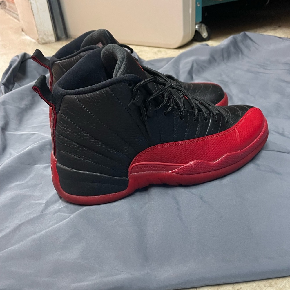 Jordan Retro 12 2016 Flu Game - Picture 3 of 3